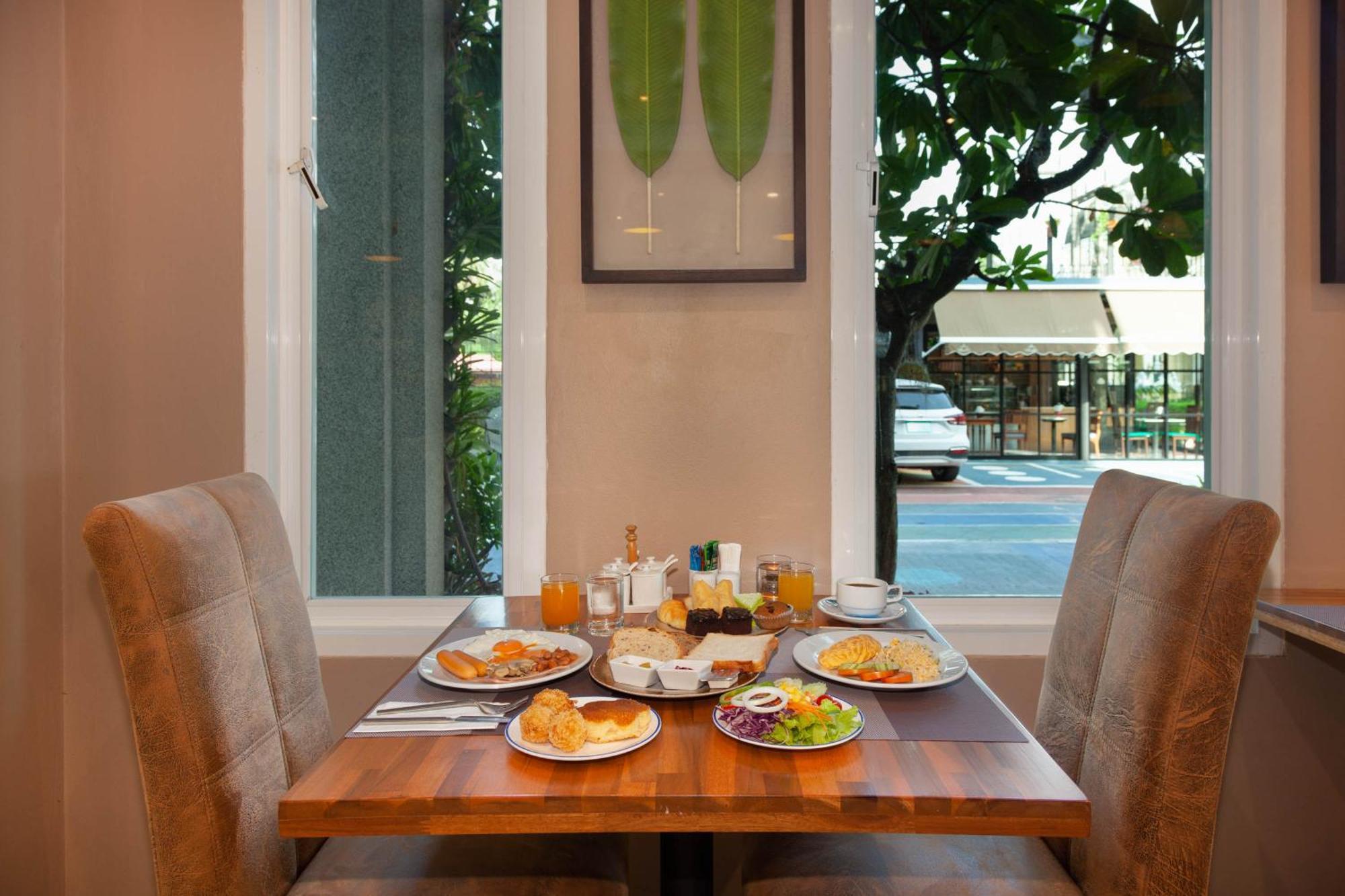 Thanthip Beach Resort Patong Dış mekan fotoğraf