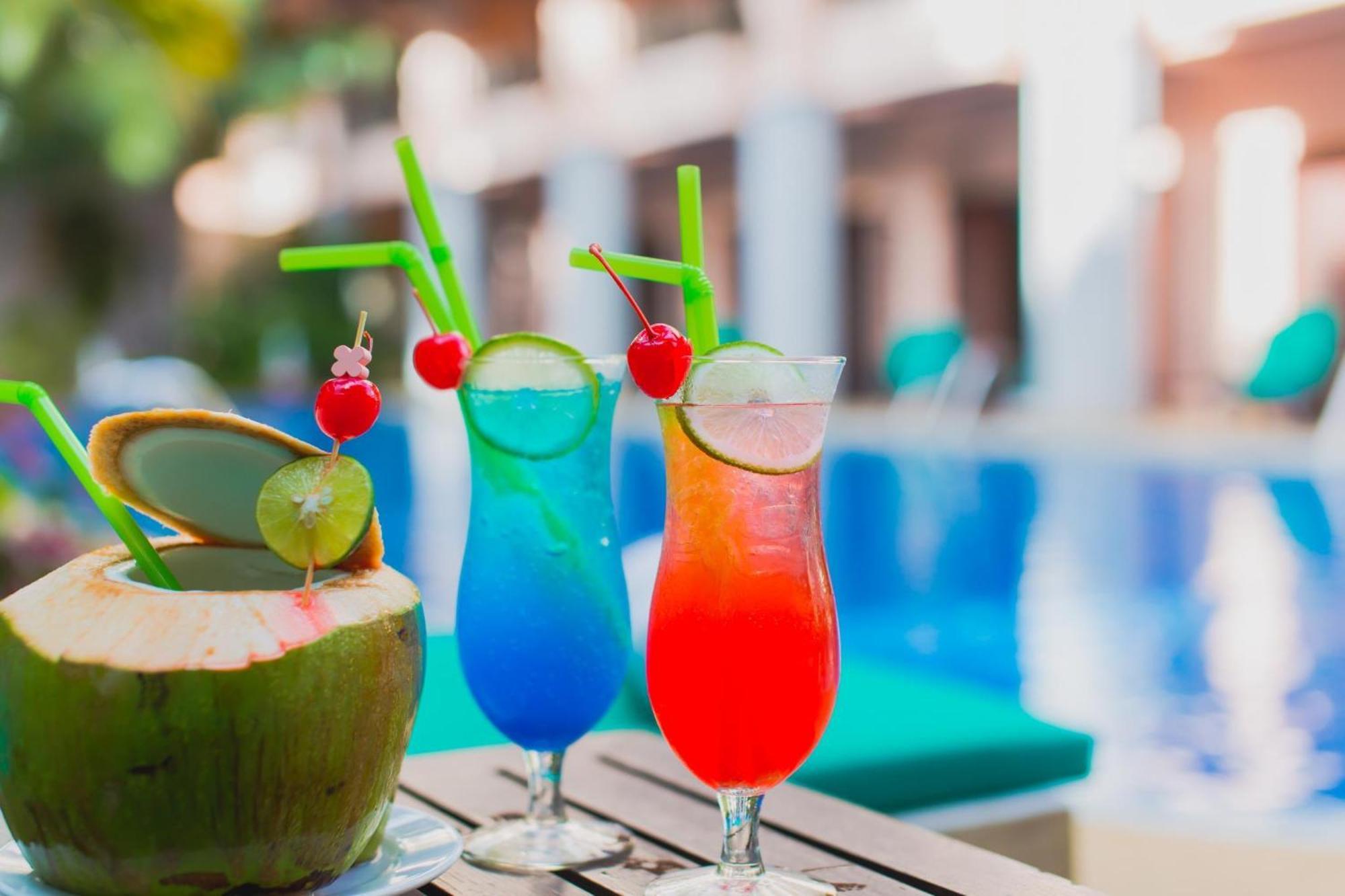 Thanthip Beach Resort Patong Dış mekan fotoğraf