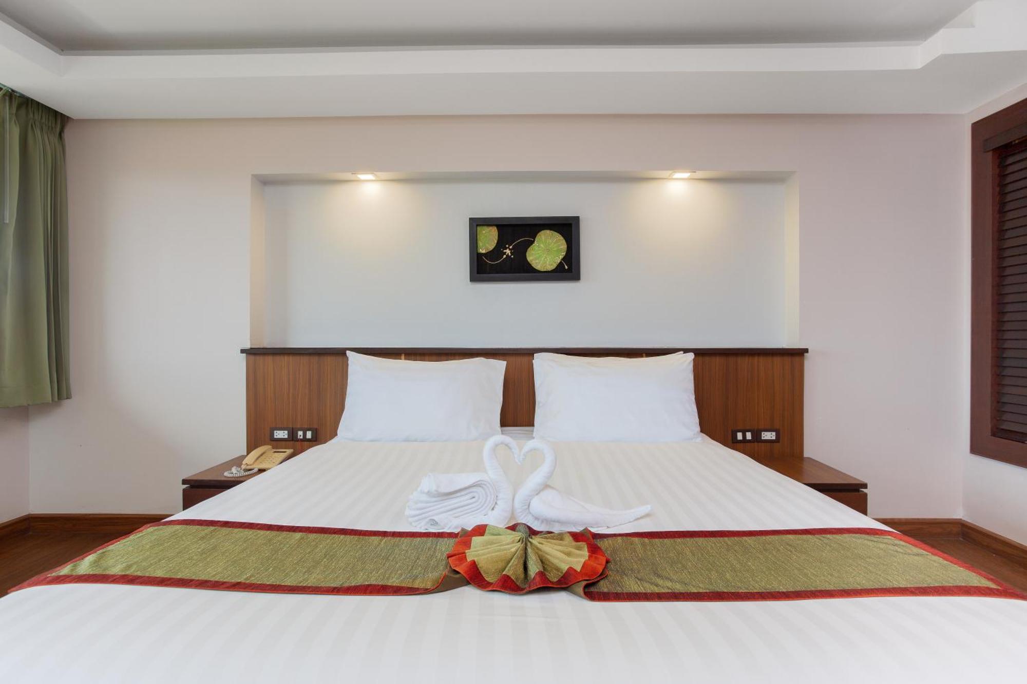 Thanthip Beach Resort Patong Oda fotoğraf